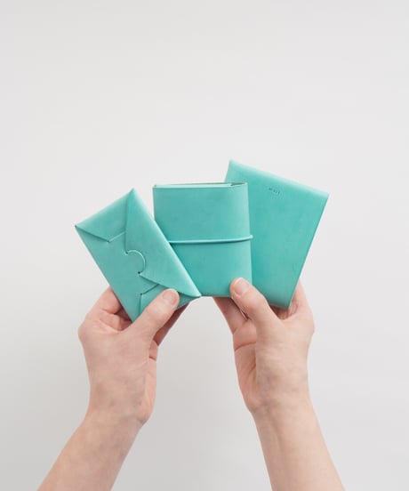 SEAMLESS "WAXED LEATHER" MINI WALLET-2 ( ICE BLUE )