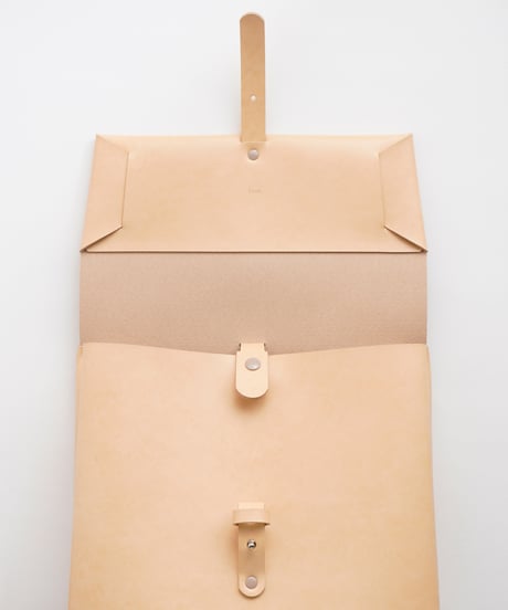 SEAMLESS BACKPACK ( NUDE / BLACK )