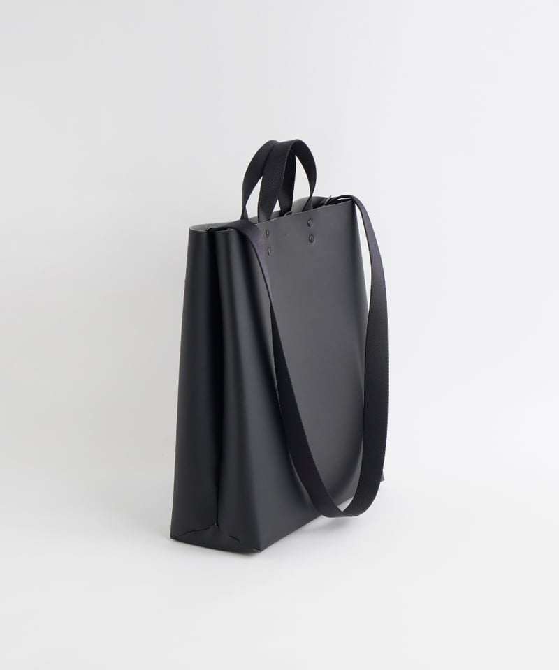 SEAMLESS TOTE BAG - L ( NUDE / BLACK ) | i ro s