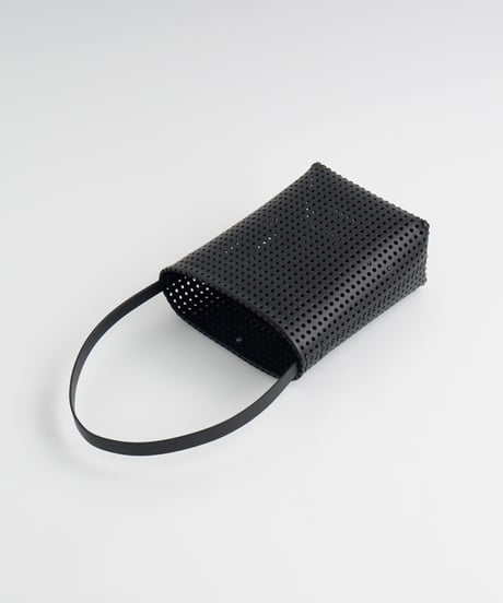 "KAGO" SHOULDER TOTE - M ( NUDE / BLACK )
