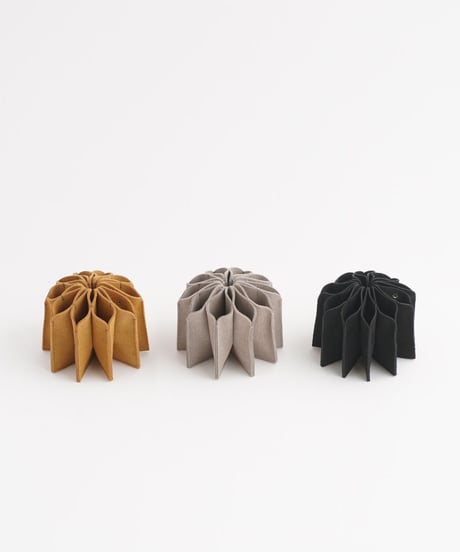 ACCORDING PENHOLDER ( 3 colors )