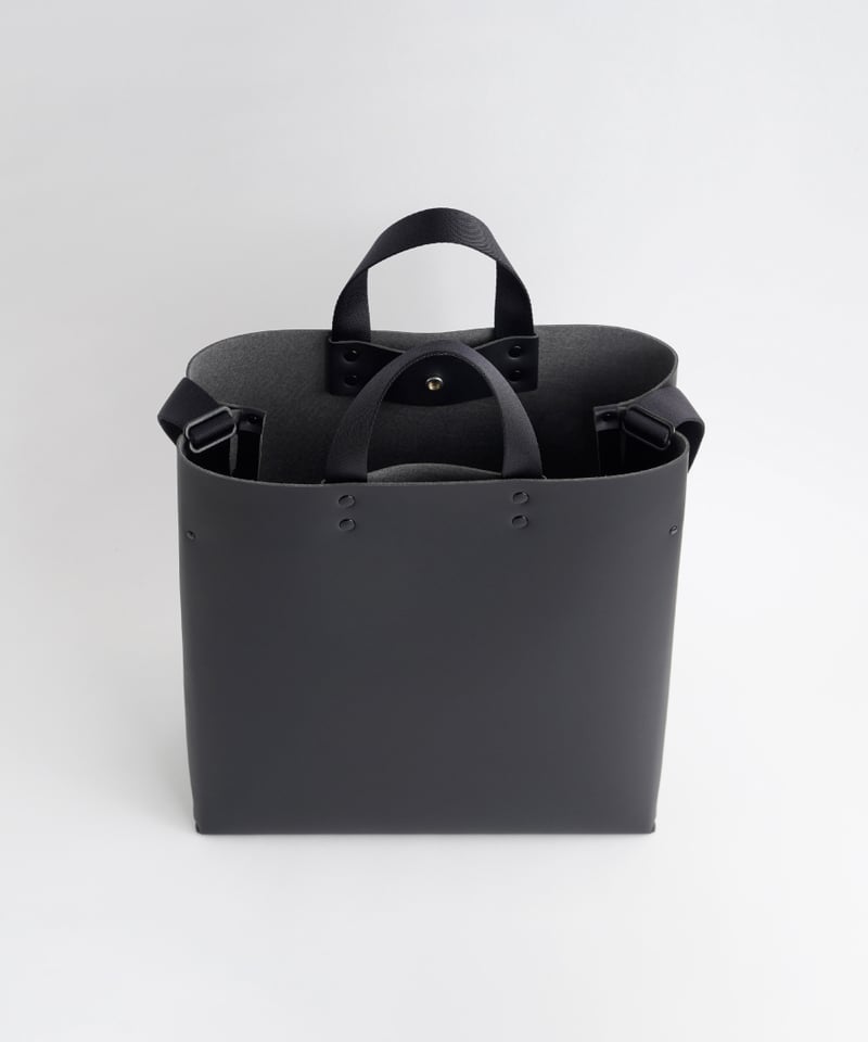 SEAMLESS TOTE BAG - L ( NUDE / BLACK ) | i ro s