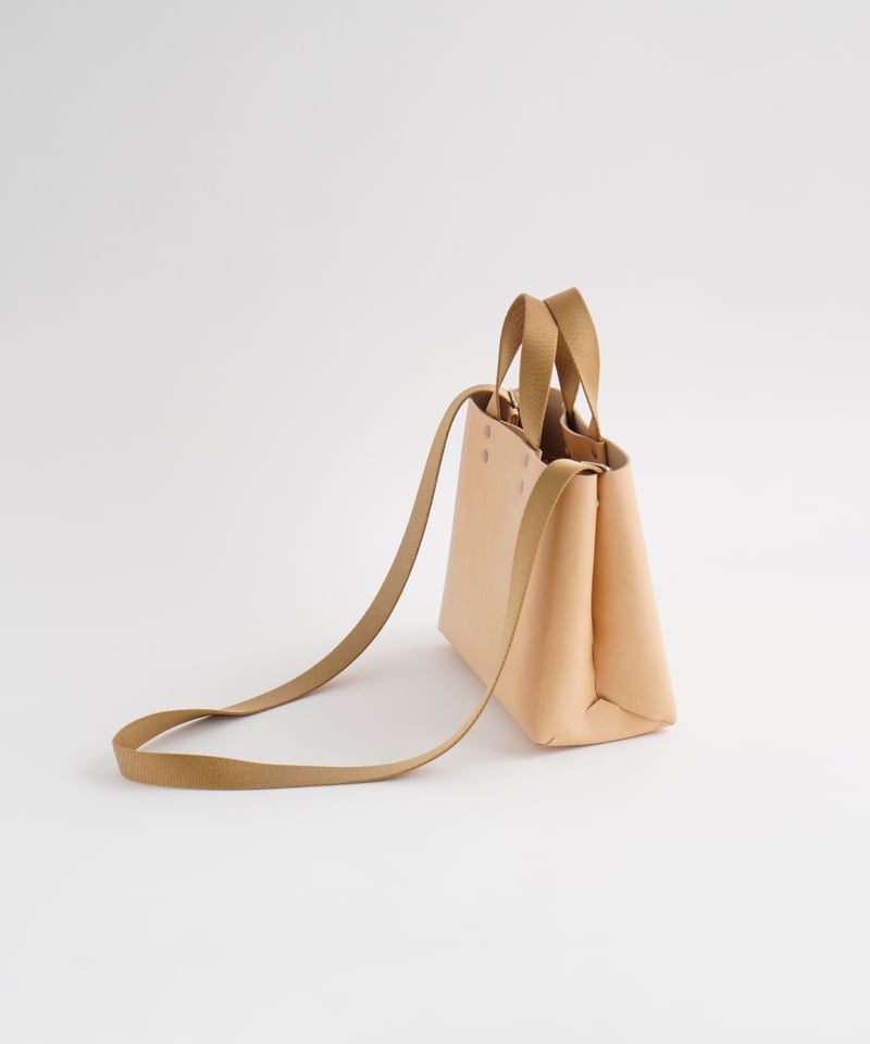 SEAMLESS TOTE BAG - S ( NUDE / BLACK ) | i ro s