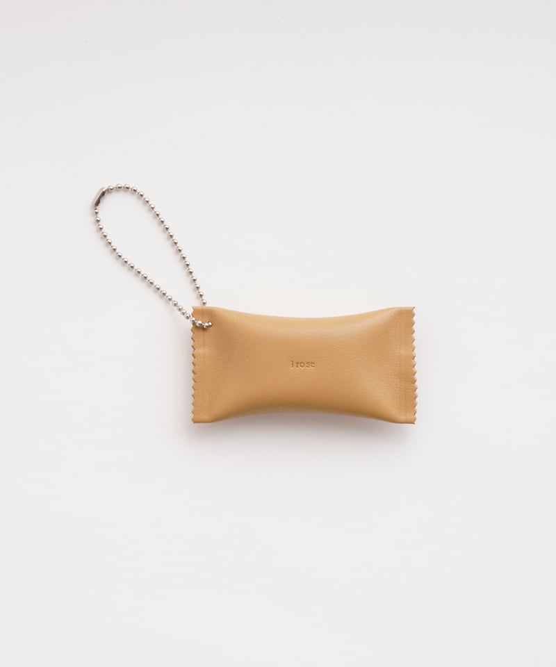 WHISTLE CHARM ( CAMEL / BLACK / SILVER ) | i ro