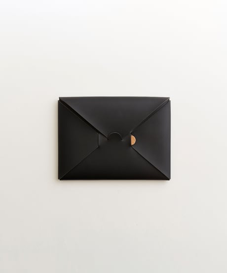 SEAMLESS CLUTCH BAG-S ( BLACK / NUDE )