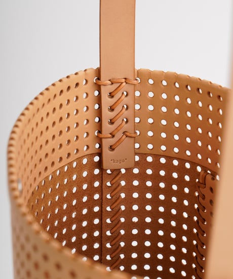 "KAGO" SHOULDER TOTE - L ( NUDE / BLACK )