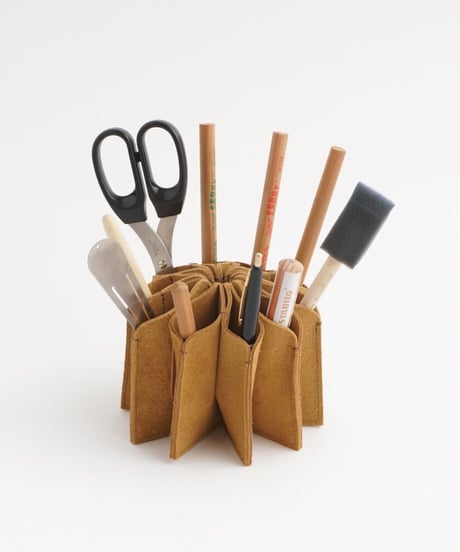 ACCORDING PENHOLDER ( 3 colors )