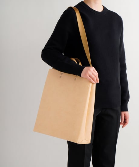 SEAMLESS TOTE BAG - L ( NUDE / BLACK )