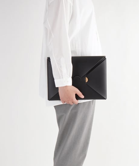 SEAMLESS CLUTCH BAG-S ( BLACK / NUDE )