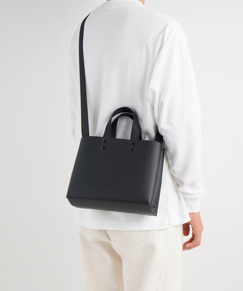 SEAMLESS TOTE BAG - S ( NUDE / BLACK ) | i ro s