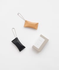 WHISTLE CHARM ( CAMEL / BLACK )