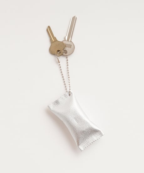 WHISTLE CHARM ( CAMEL / BLACK / SILVER )