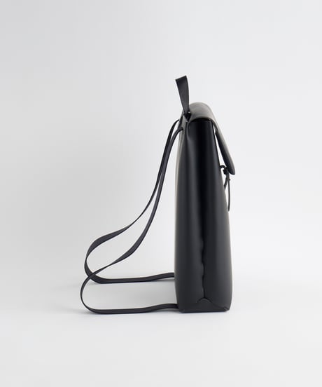 SEAMLESS BACKPACK ( NUDE / BLACK )