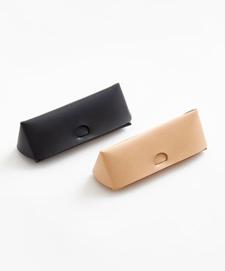 SEAMLESS GLASSES & PEN CASE ( NUDE / BLACK )