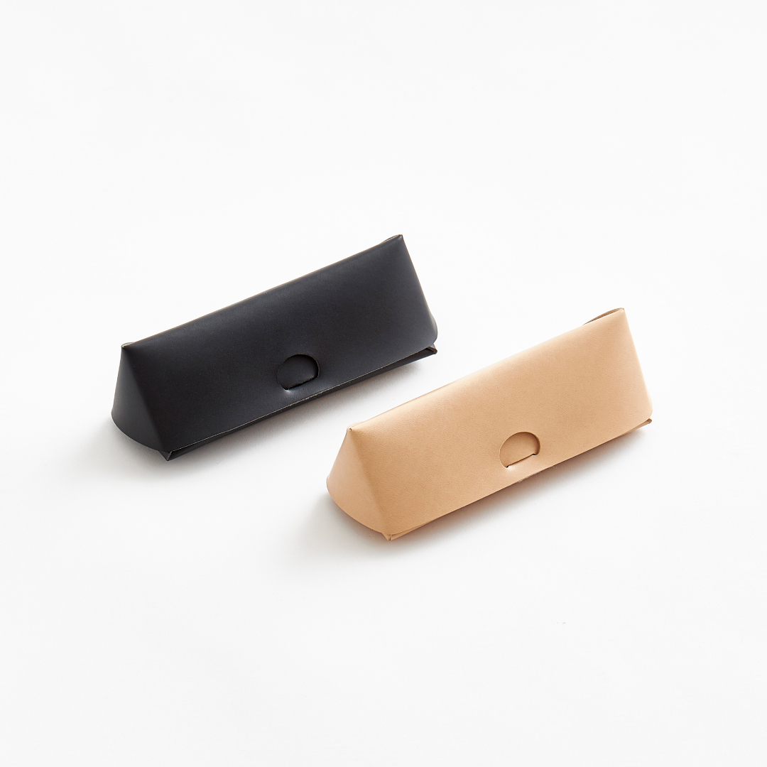 SEAMLESS GLASSES & PEN CASE ( NUDE / BLACK ) | 