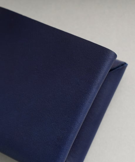 SEAMLESS SHORT WALLET "INDIGO"