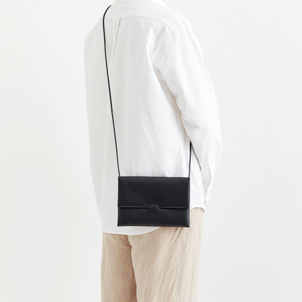 SEAMLESS SHOULDER CASE | i ro se Official Onl
