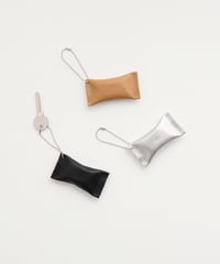 WHISTLE CHARM ( CAMEL / BLACK / SILVER )