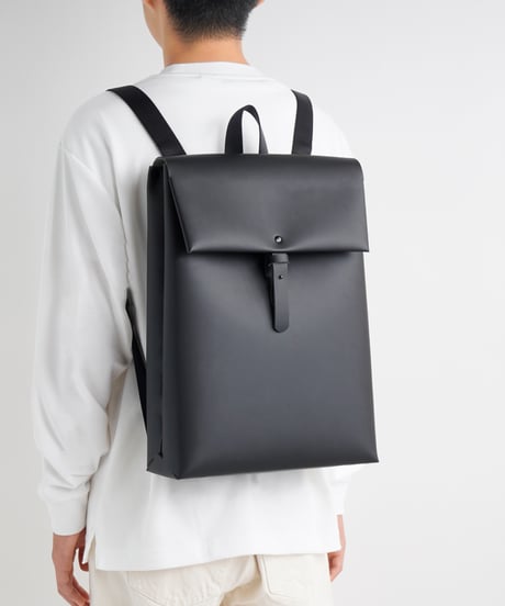 SEAMLESS BACKPACK ( NUDE / BLACK )