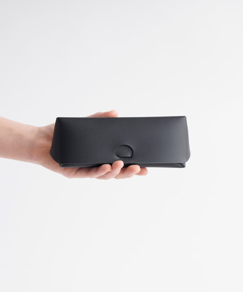 SEAMLESS GLASSES & PEN CASE ( NUDE / BLACK ) |