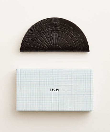 protractor coin case ( nude / black)
