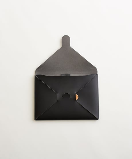 SEAMLESS CLUTCH BAG-S ( BLACK / NUDE )