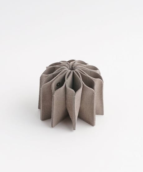 ACCORDING PENHOLDER ( 3 colors )