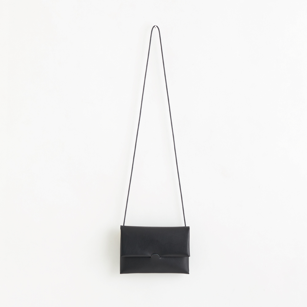 SEAMLESS SHOULDER CASE | i ro se Official Onl