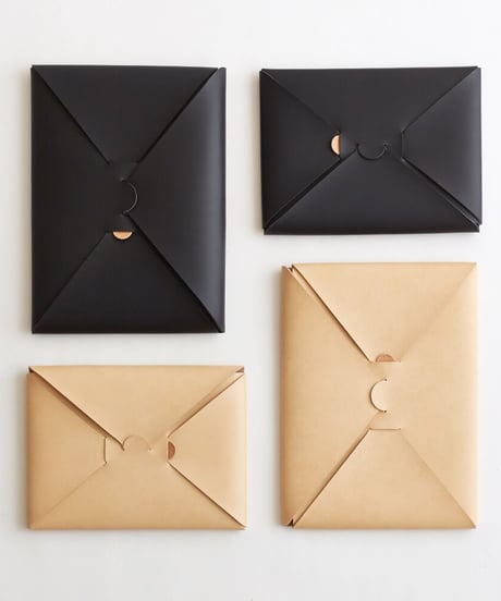 SEAMLESS CLUTCH BAG-S ( BLACK / NUDE )
