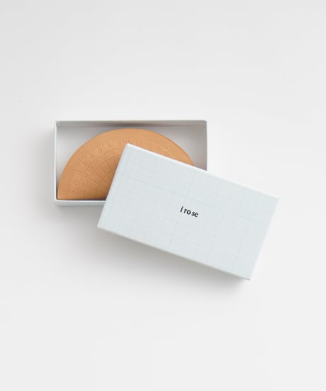 protractor coin case ( nude / black)