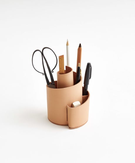 SPIRAL PEN STAND  (NUDE / BLACK)