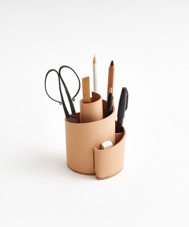 Scorpion ペン立て SPIRAL PEN STAND (NUDE / BLACK) | i ro se Off