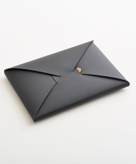 SEAMLESS CLUTCH BAG-M ( BLACK / NUDE )