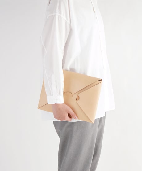 SEAMLESS CLUTCH BAG-S ( BLACK / NUDE )