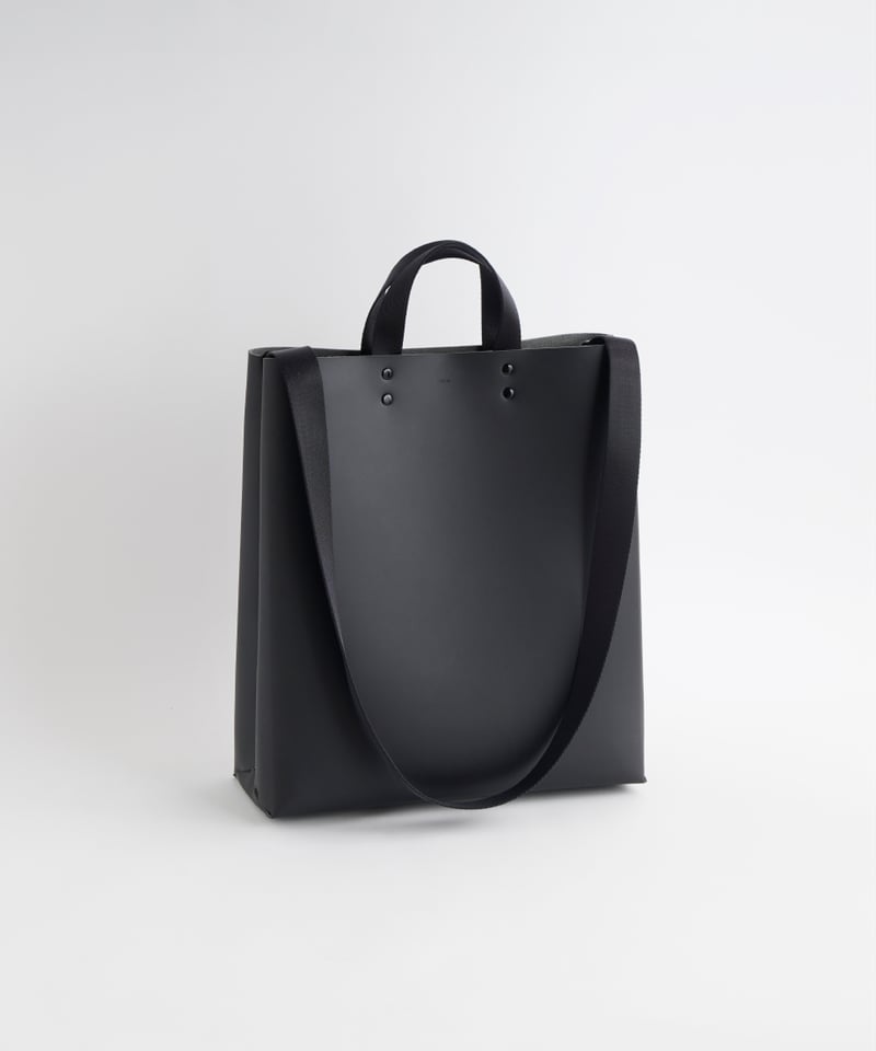 SEAMLESS TOTE BAG - L ( NUDE / BLACK ) | i ro s