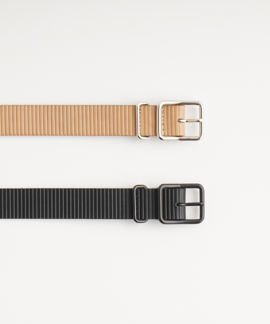 CARDBOARD BELT ( NUDE / BLACK ) | i ro se Of