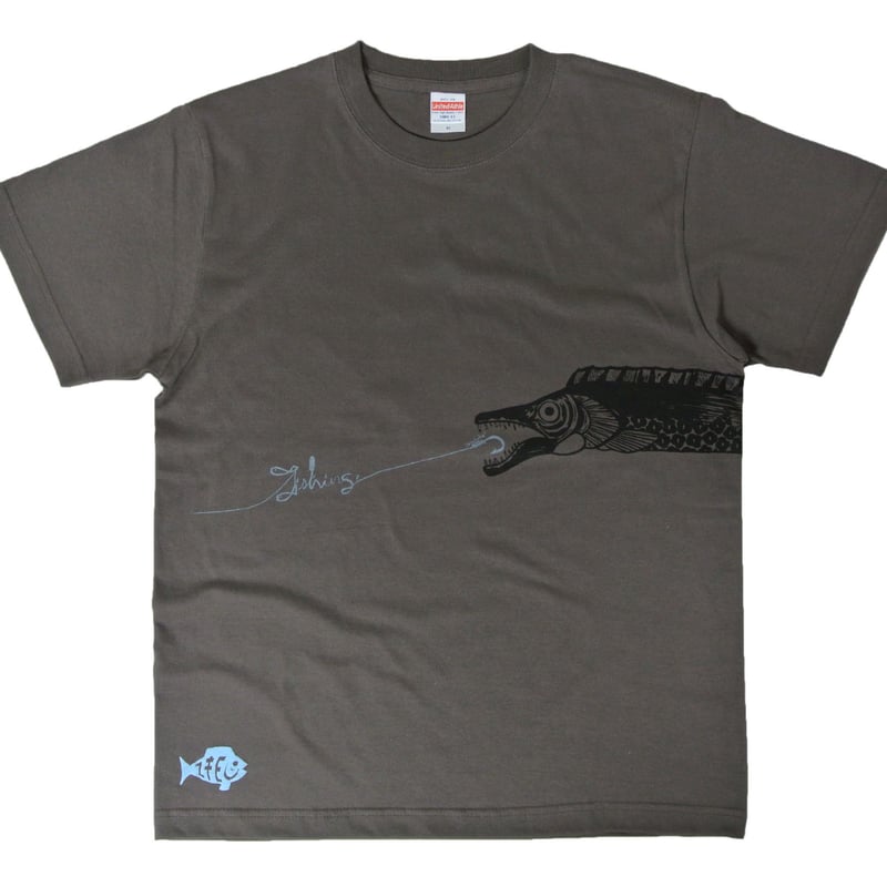 胴体を前後にまたぐ太刀魚Fishing！Tシャツ | ユキヨシ衣料｜楽しいT