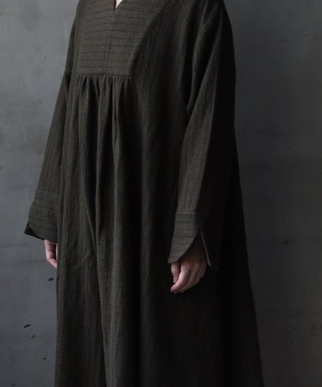 cavane キャヴァネ / Neckline switching dress wool100ワンピース / ca-25173
