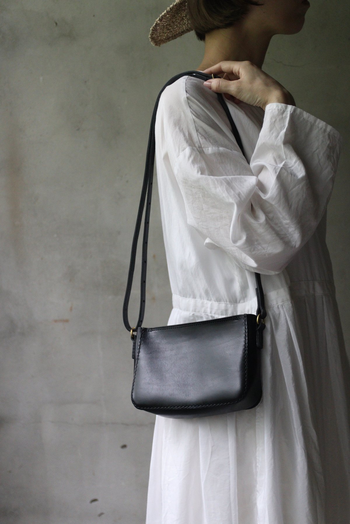 klauseクロイゼ / SHOULDER BAG(HARD)マチあり革鞄/ kla-2502