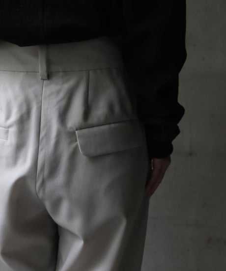 cavane キャヴァネ / Wool Tuck trousersパンツ / ca-22117