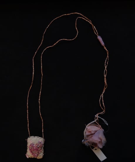 Antonia Rossi (Antomoon)/ Embroidered Heart Necklaceネックレス / An-24008