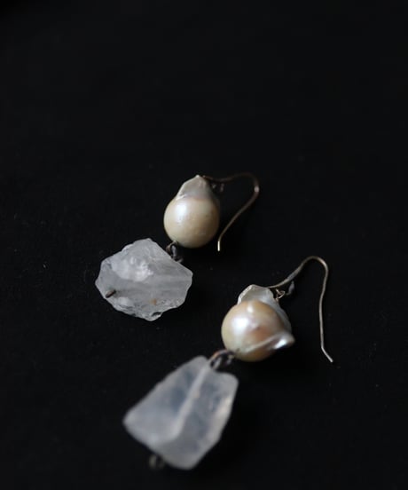 Atelier Inscrire / COSTUME JEWELLERY QUARTZ BAROQUE EARRINGイヤリング/ At-24006