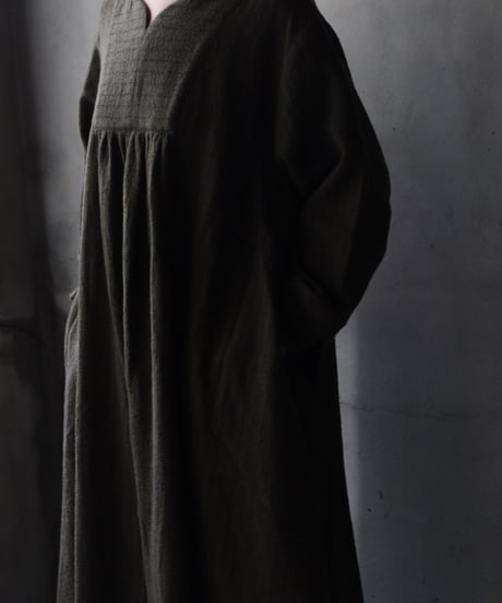 cavane キャヴァネ / Neckline switching dress wool100ワンピース / ca-25173