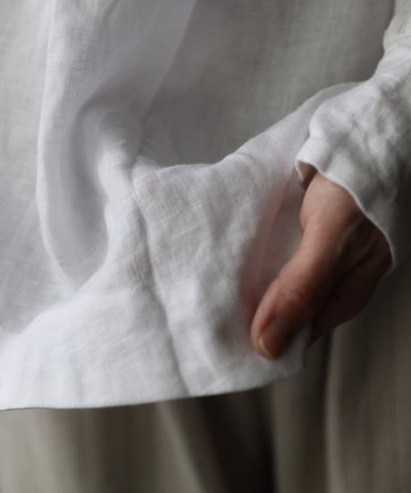 cavane キャヴァネ / Pull-over blouse with tie Linen100ブラウス / ca-26053