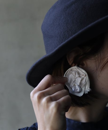 Atelier Inscrire /BAROQUE PEARL FLOWER EARRING/ At-23001
