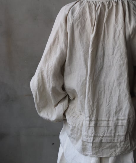 cavane キャヴァネ / Raglan puff-sleeve blouse Linen100硫化染めブラウス / ca-26023