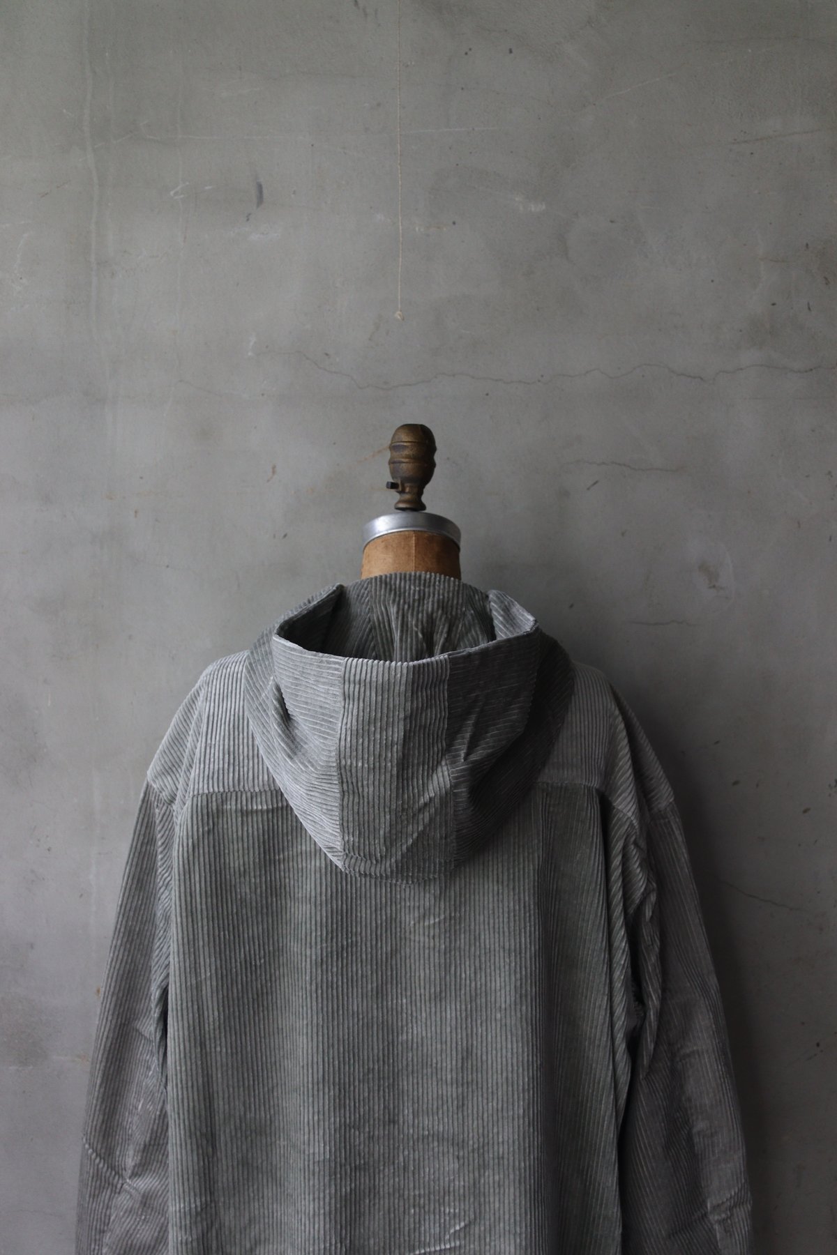 ジャケット・アウター BIEK VERSTAPPEN Tailored raw coat BIEK VERSTAPPEN / HOODED OVERSHIRTコート/ Bie-2401