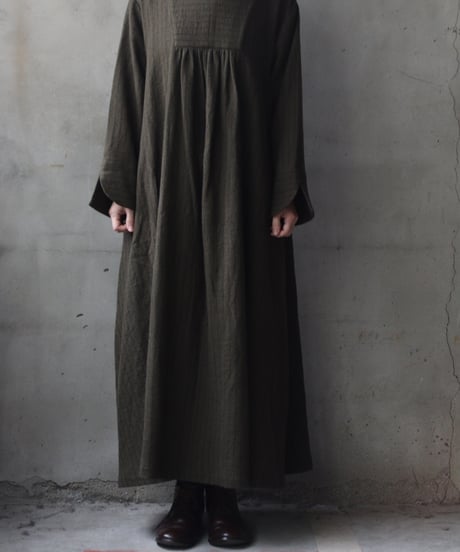 cavane キャヴァネ / Neckline switching dress wool100ワンピース / ca-25173