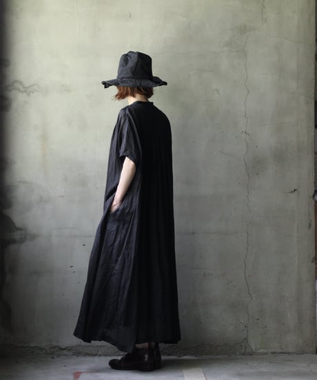 cavane キャヴァネ / Balloon no-sleeve dress Linen100ワンピース / ca-25130
