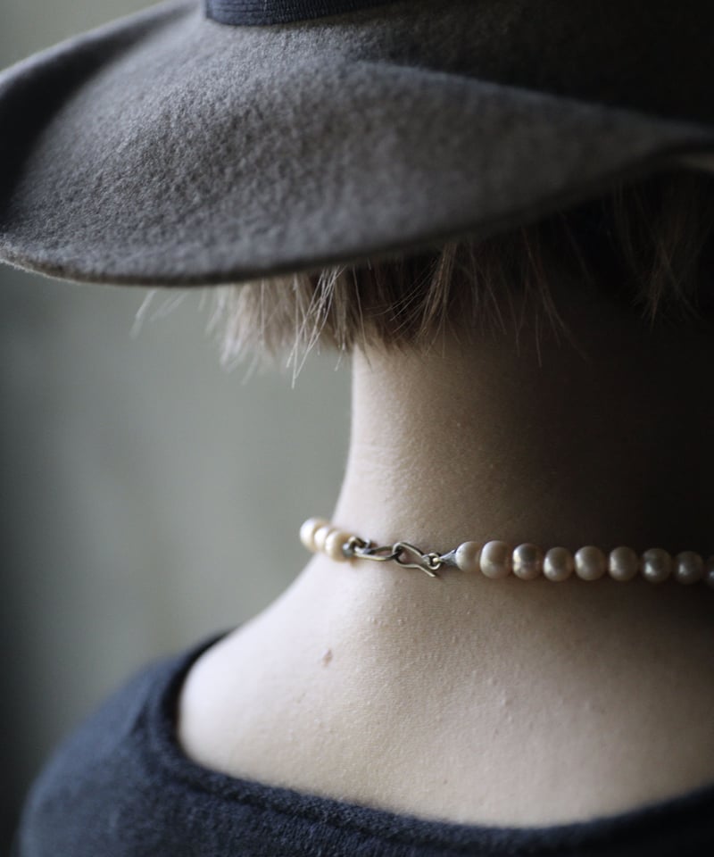 Atelier Inscrire / MAGNIFYING GLASS PEARL NECKL...